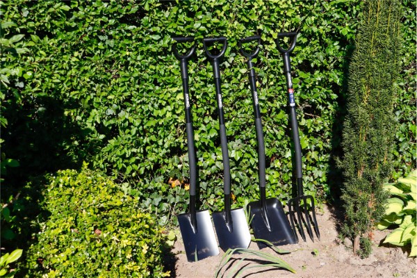HOME It Garden® ergonomisk spetsspade i stål, 122 cm