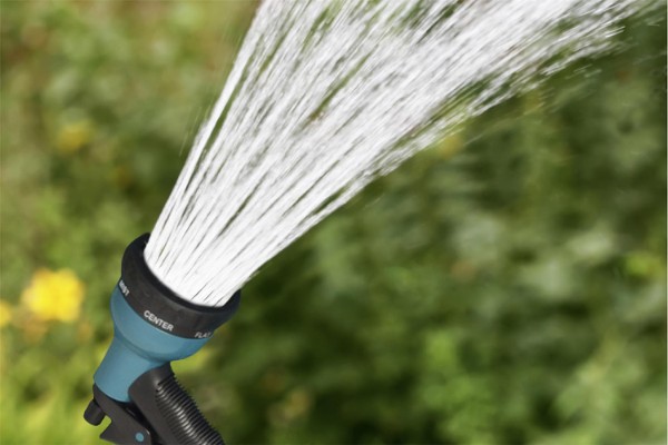 HOME It® universal flexvattenslang med sprutpistol 1/2